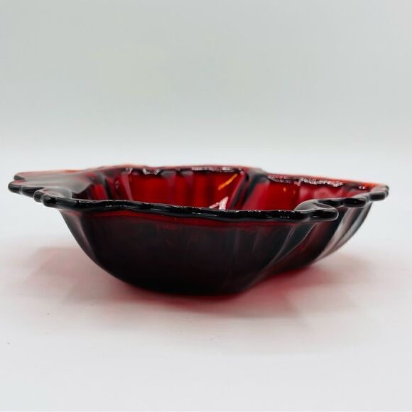 Vintage Anchor Hocking Ruby Red Glass Maple Leaf Small Dish - Picture 3 of 4